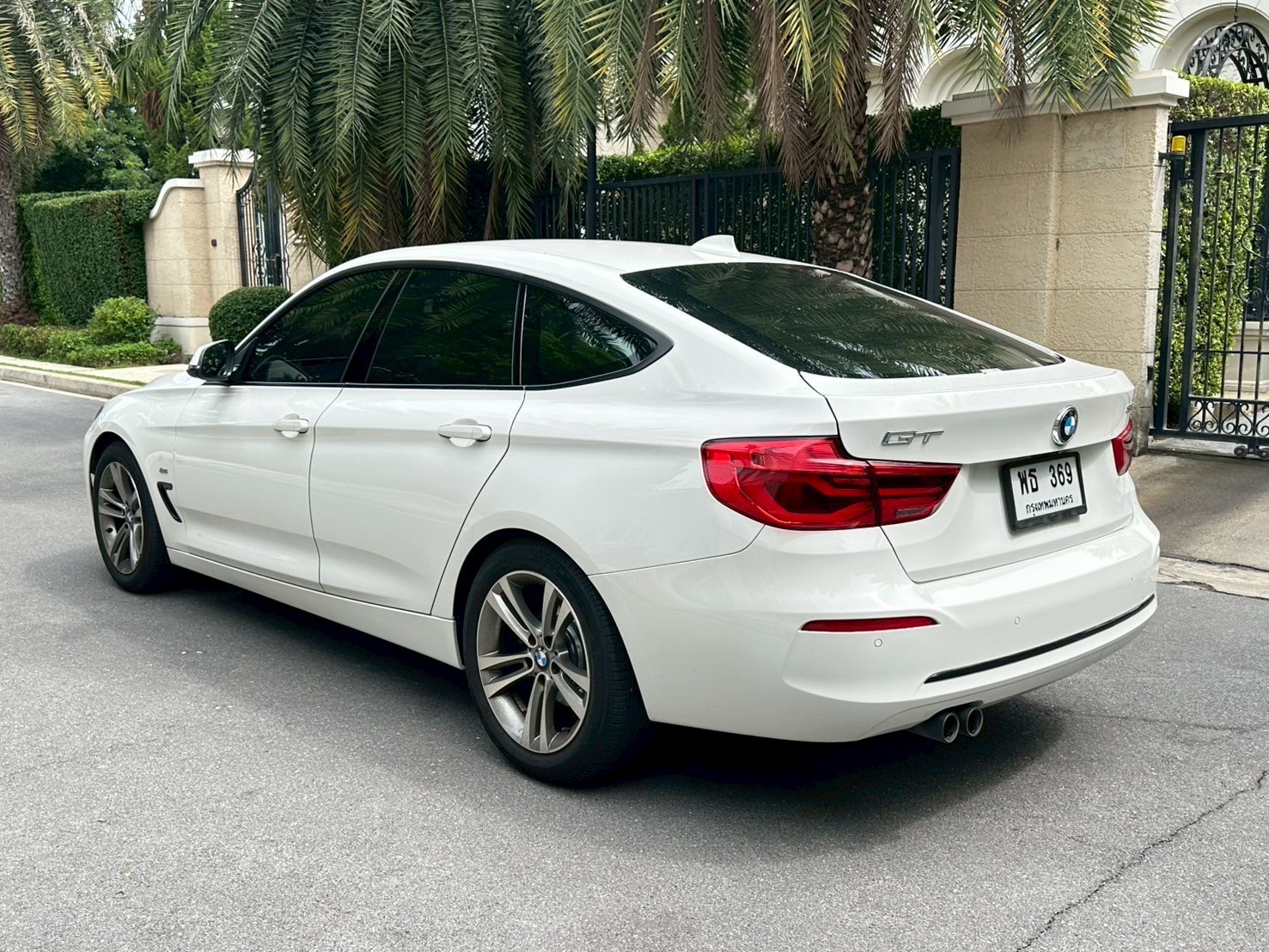 2017 BMW 3 Series F34 Gran Turismo 320d สีขาว (รูปที่ 17)