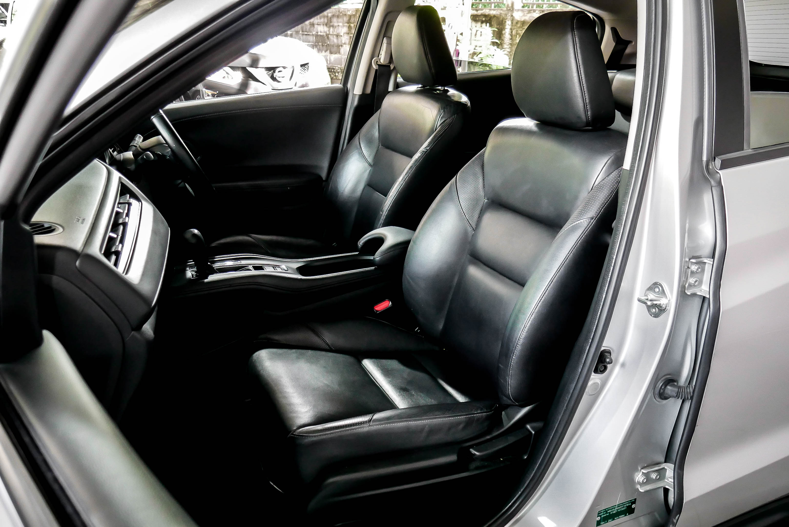 HONDA HR-V 1.8 E AT  ปี 2015 (รูปที่ 7)
