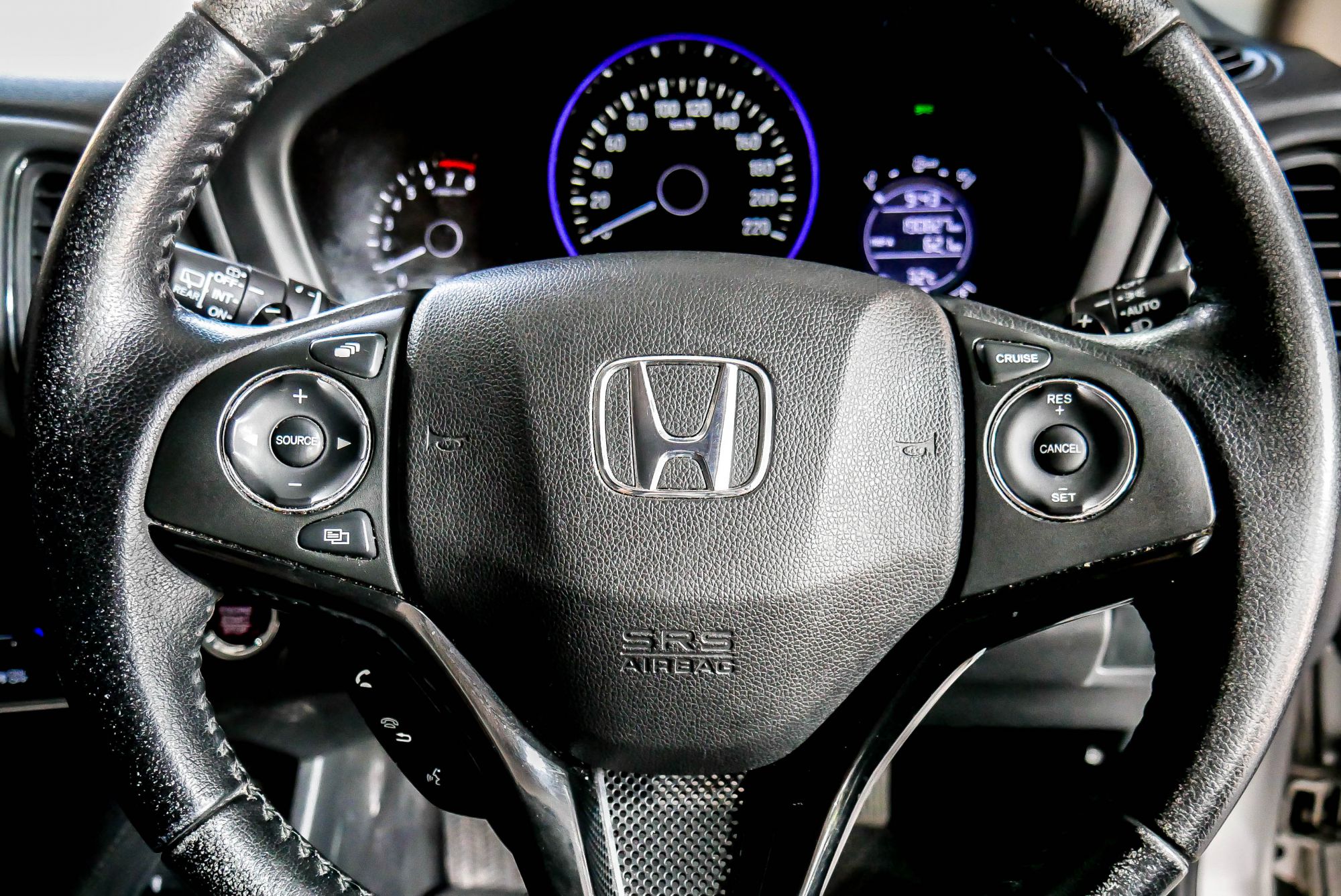 HONDA HR-V 1.8 E AT  ปี 2015 (รูปที่ 8)