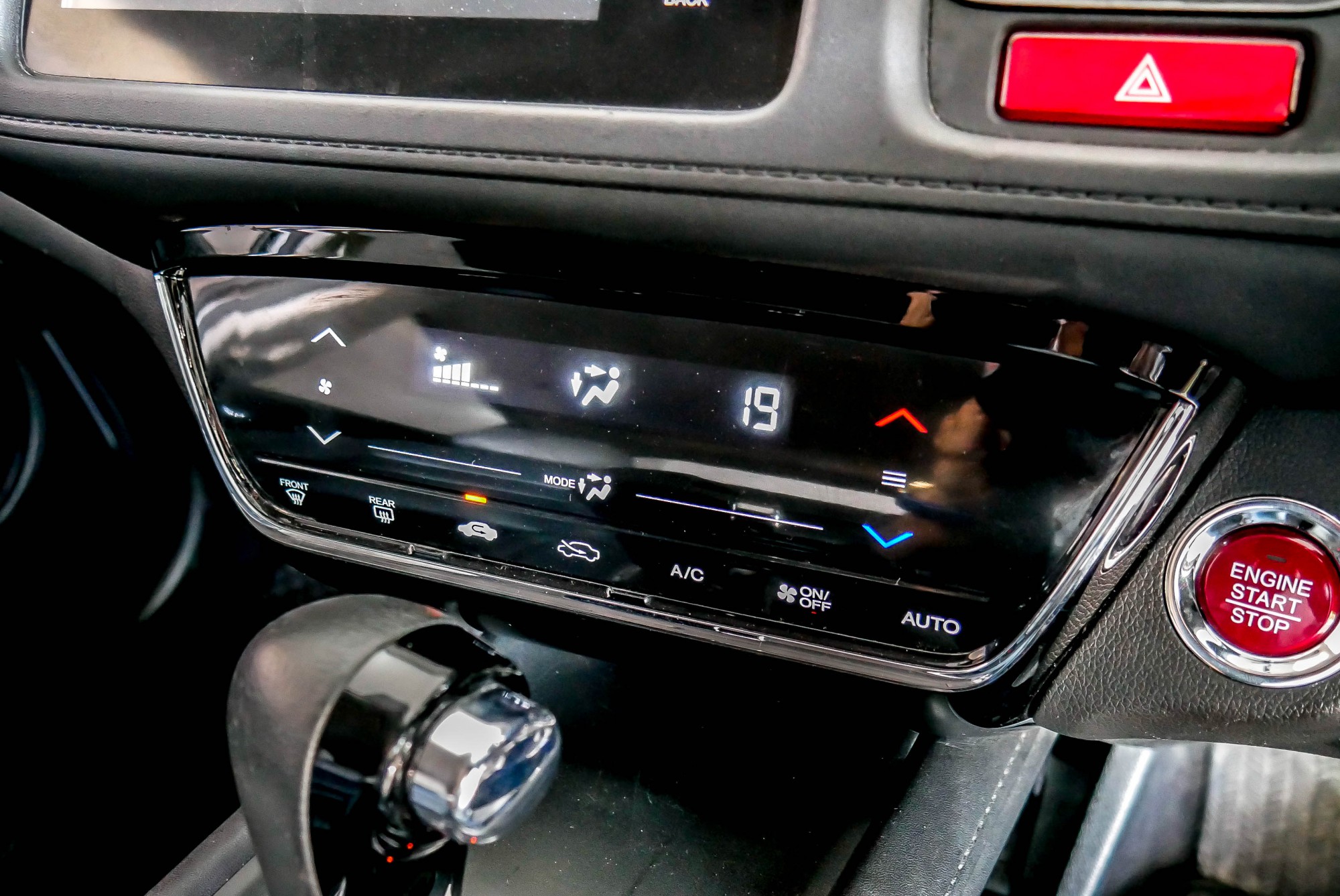 HONDA HR-V 1.8 E AT  ปี 2015 (รูปที่ 11)