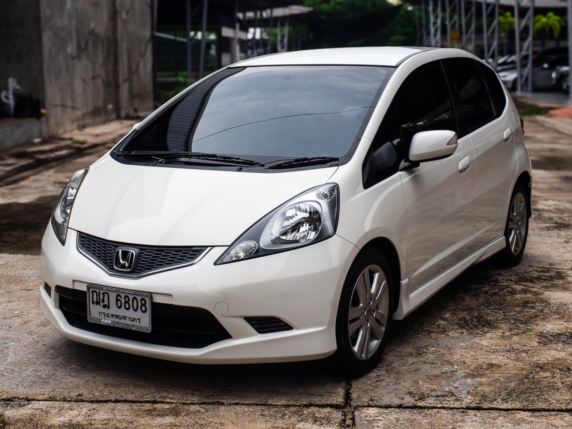 2008 Honda Jazz GE สีขาว (รูปที่ 3)