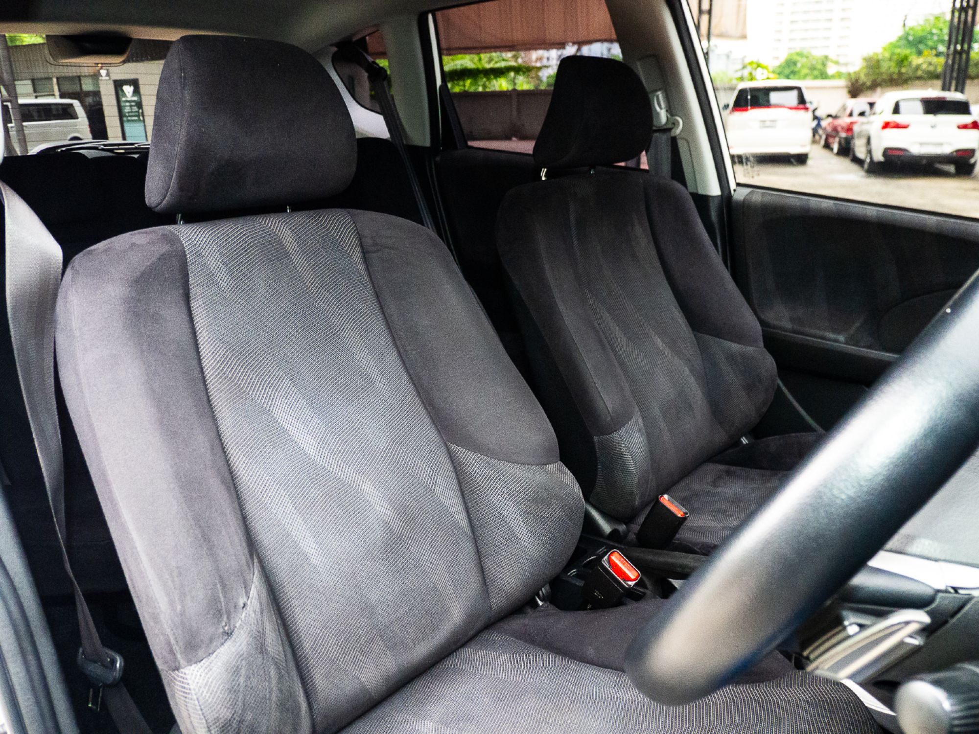 2008 Honda Jazz GE สีขาว (รูปที่ 10)