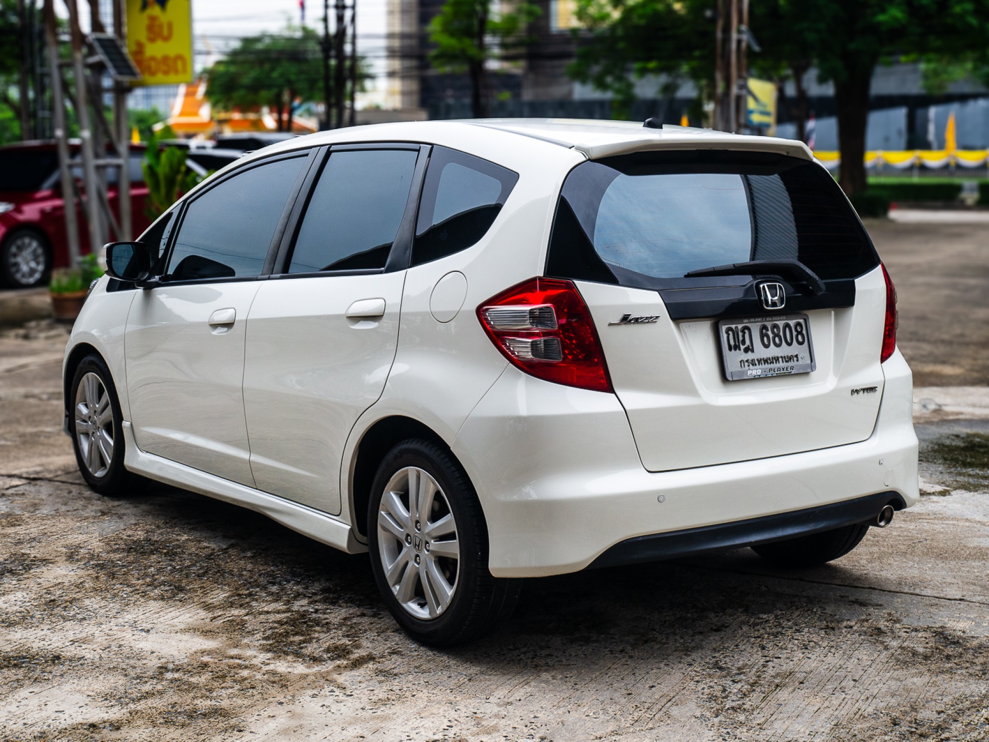 2008 Honda Jazz GE สีขาว (รูปที่ 5)