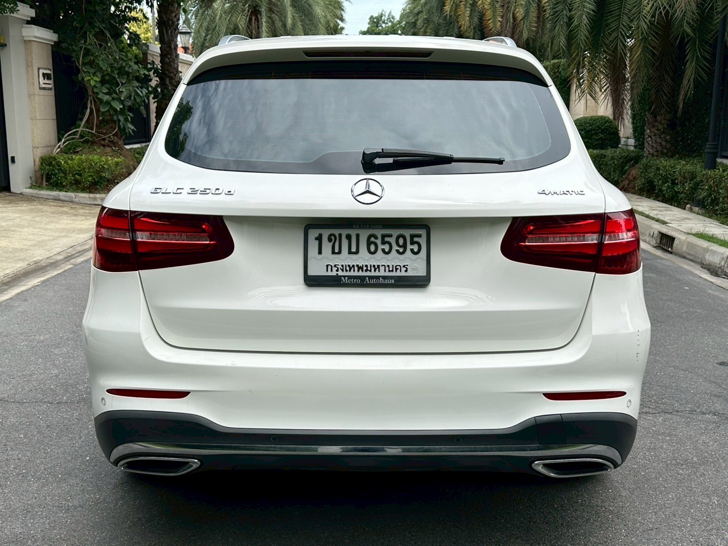 2019 Mercedes-Benz GLC-Class GLC 250 d สีขาว (รูปที่ 6)