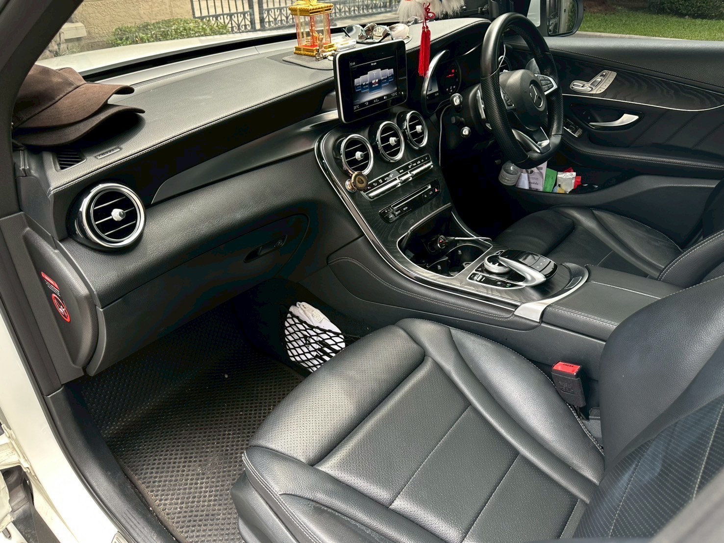 2019 Mercedes-Benz GLC-Class GLC 250 d สีขาว (รูปที่ 8)