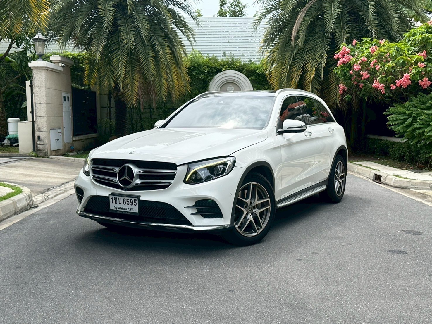 2019 Mercedes-Benz GLC-Class GLC 250 d สีขาว (รูปที่ 17)