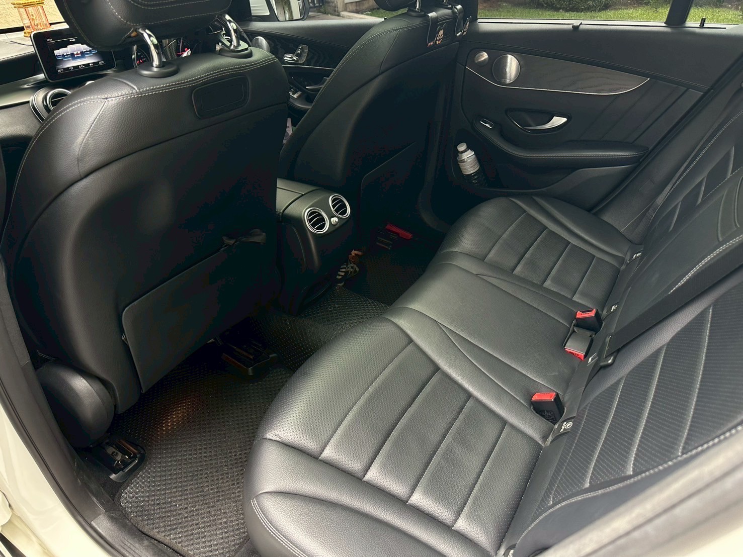 2019 Mercedes-Benz GLC-Class GLC 250 d สีขาว (รูปที่ 13)