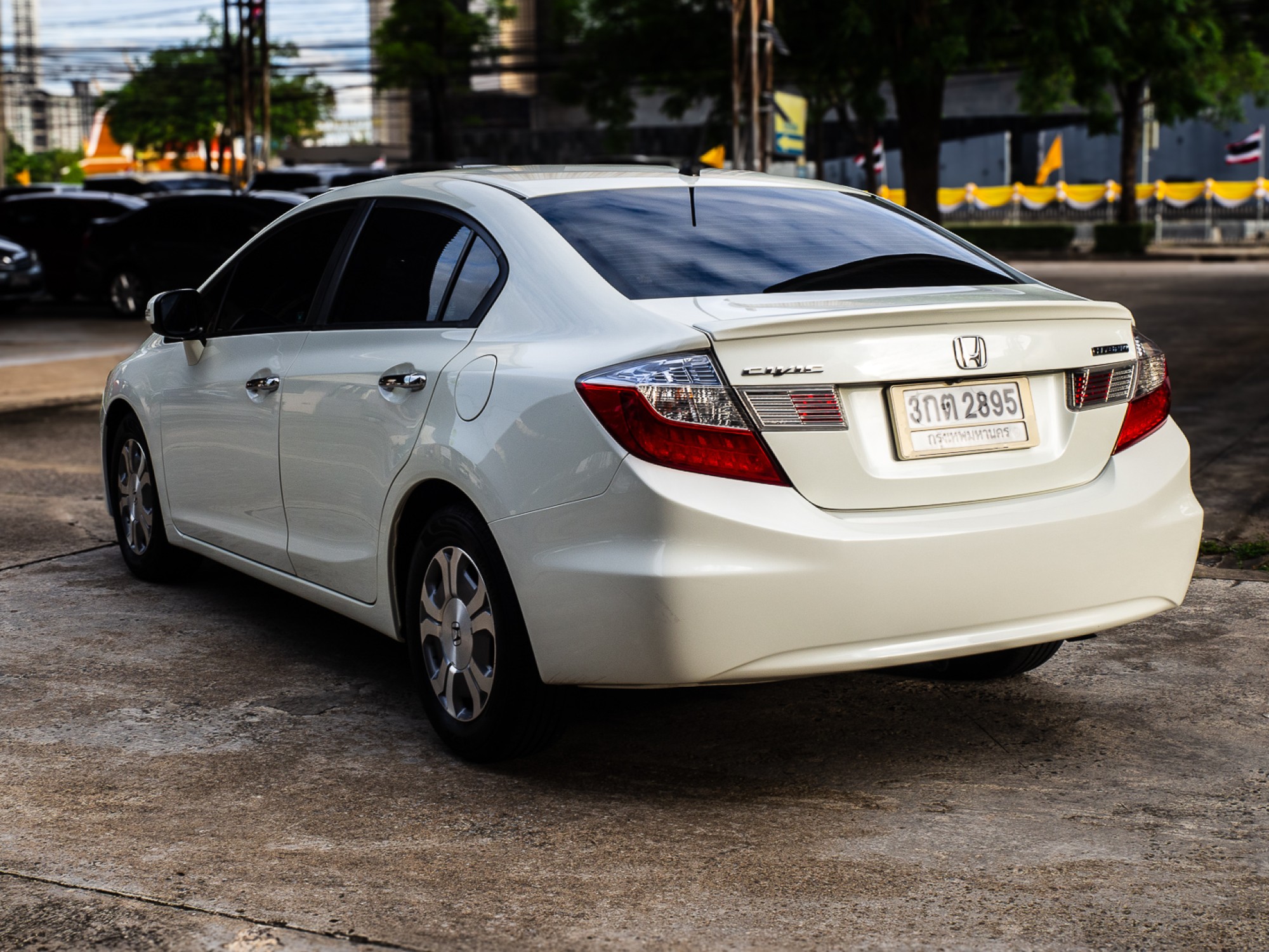 2014 Honda Civic FB สีขาว (รูปที่ 5)