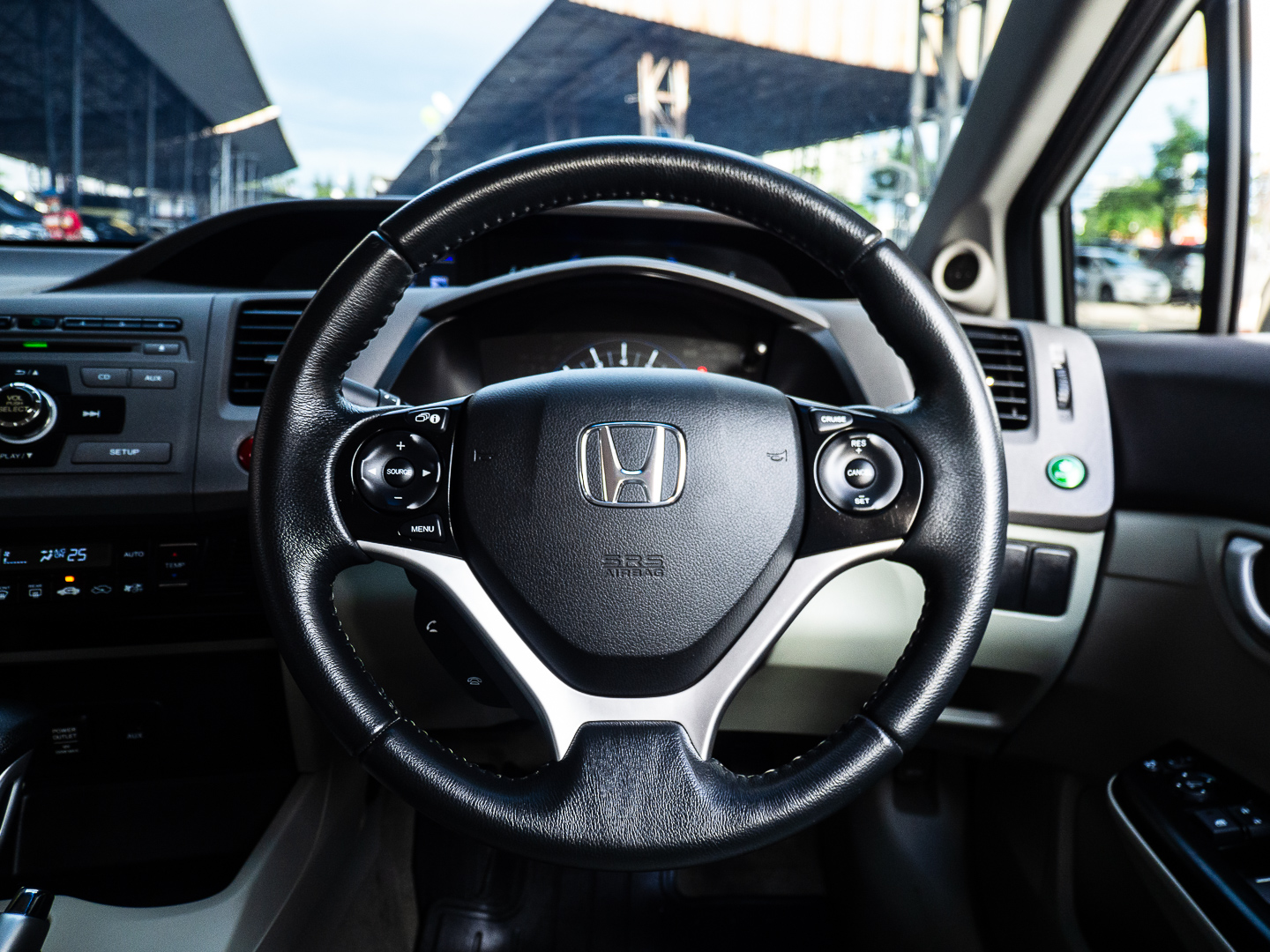 2014 Honda Civic FB สีขาว (รูปที่ 14)