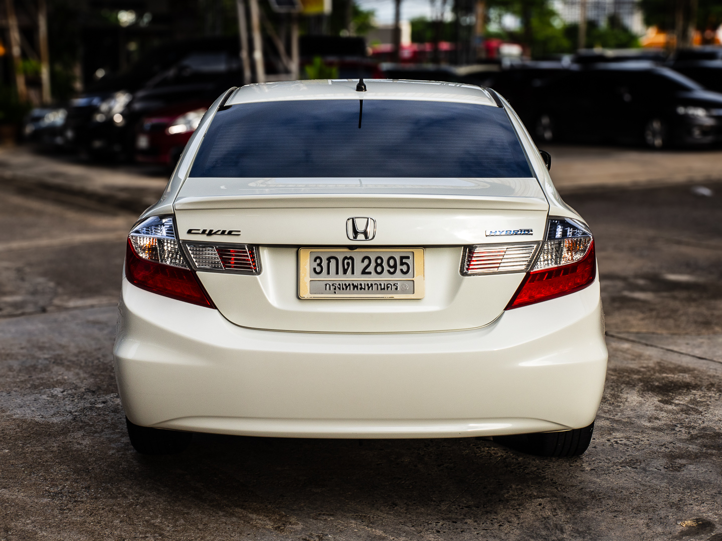 2014 Honda Civic FB สีขาว (รูปที่ 6)