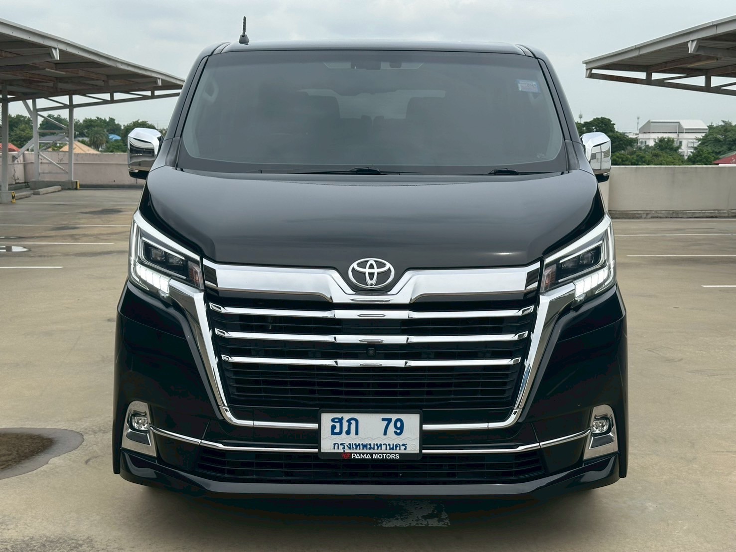 2020 Toyota Majesty สีดำ (รูปที่ 4)
