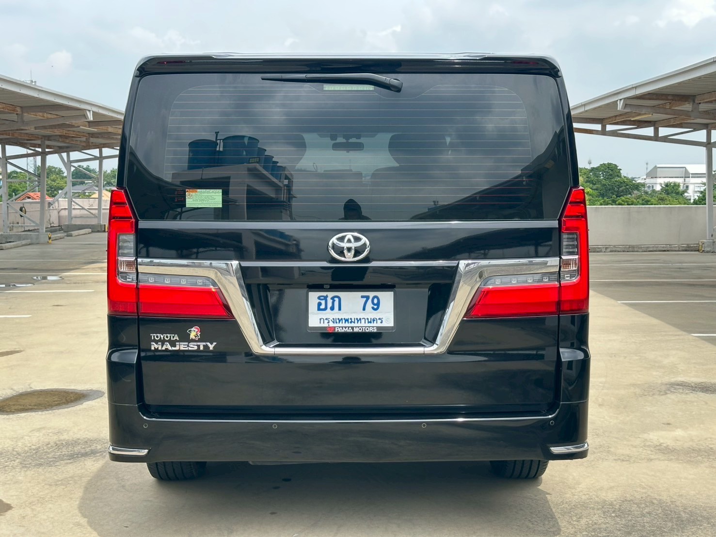 2020 Toyota Majesty สีดำ (รูปที่ 9)