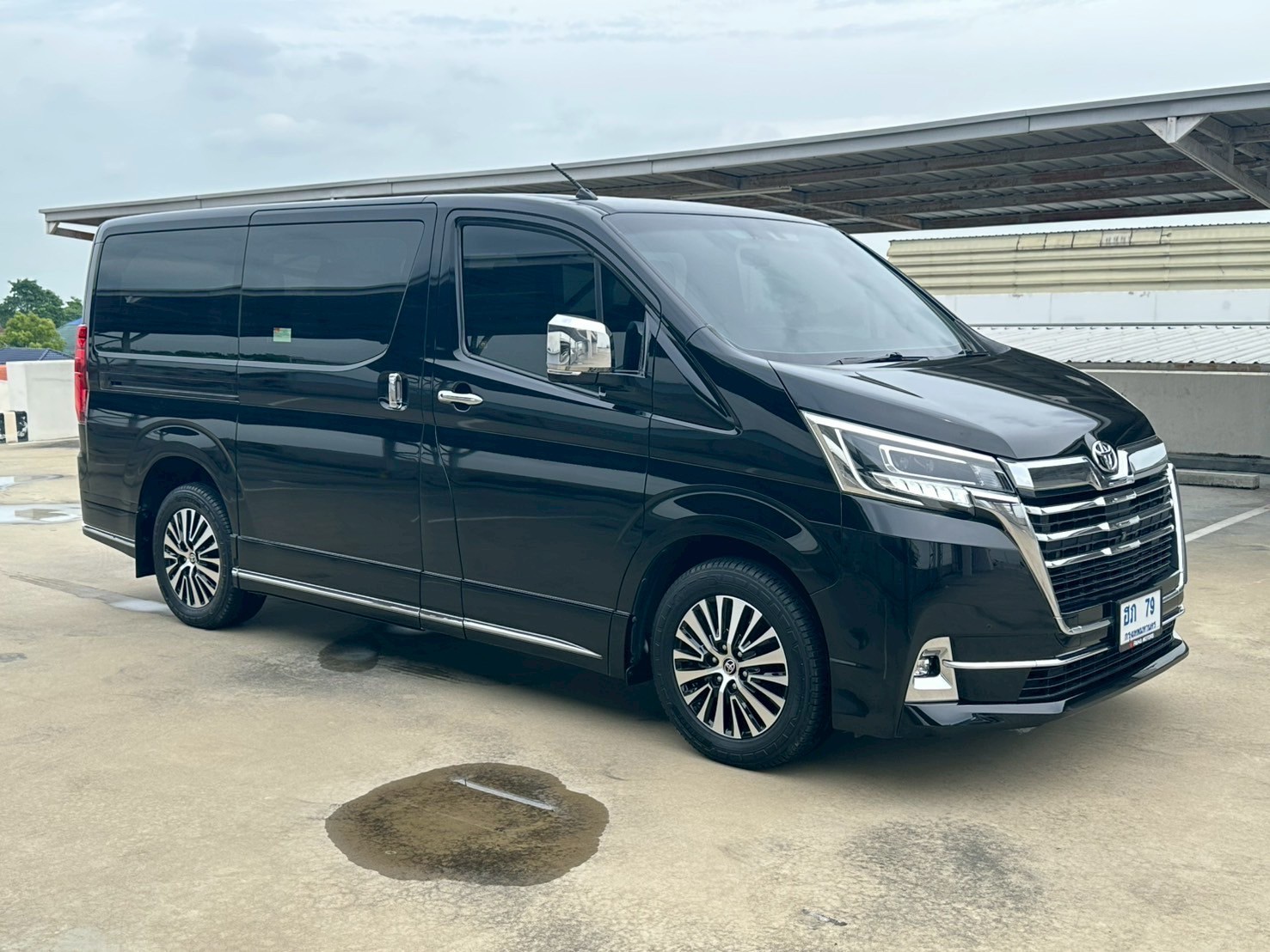 2020 Toyota Majesty สีดำ (รูปที่ 3)