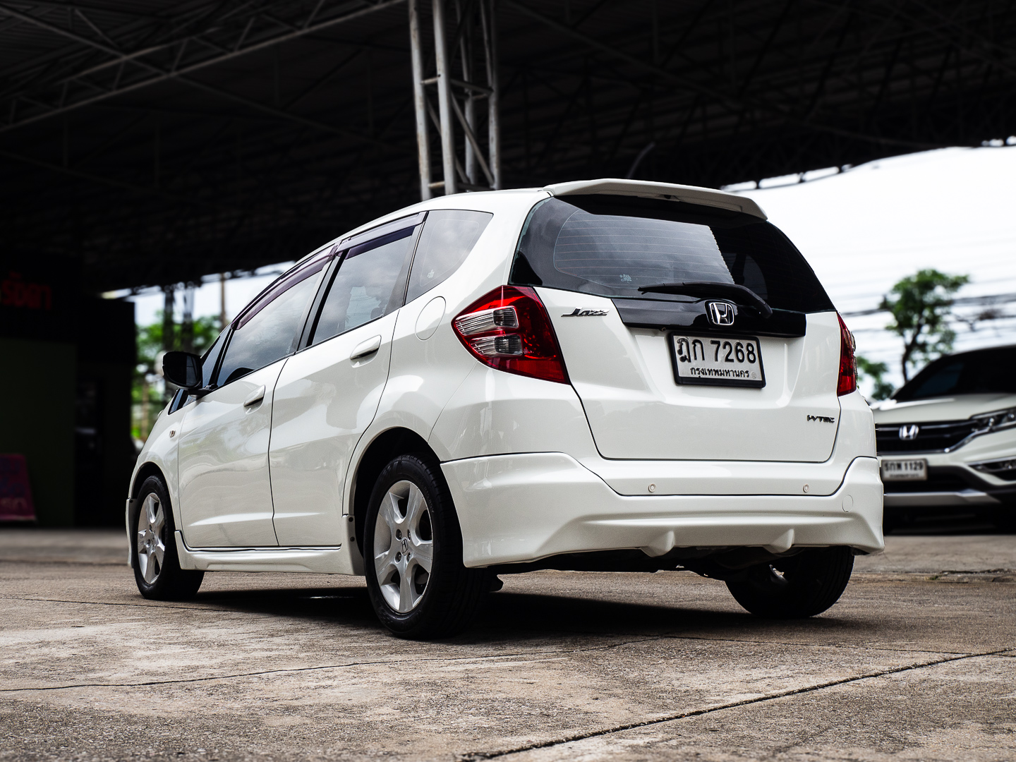 2008 Honda Jazz GE สีขาว (รูปที่ 7)