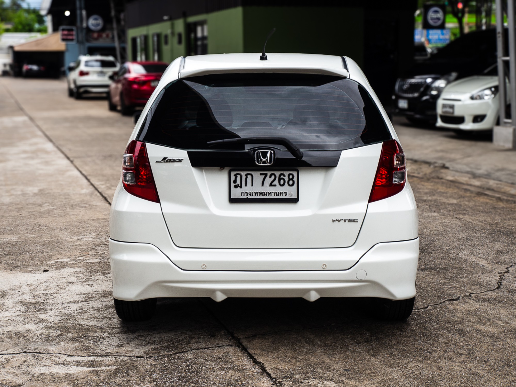 2008 Honda Jazz GE สีขาว (รูปที่ 6)