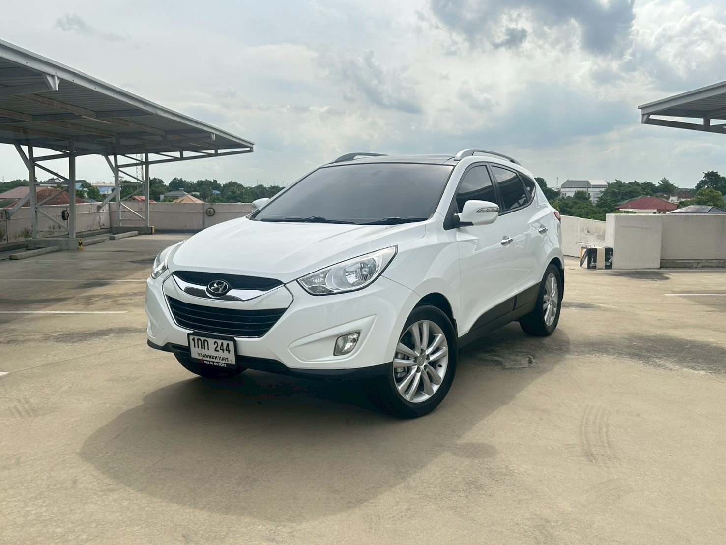 2010 Hyundai Tucson สีขาว (รูปที่ 2)