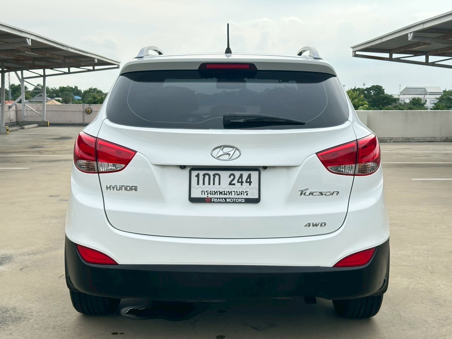 2010 Hyundai Tucson สีขาว (รูปที่ 9)