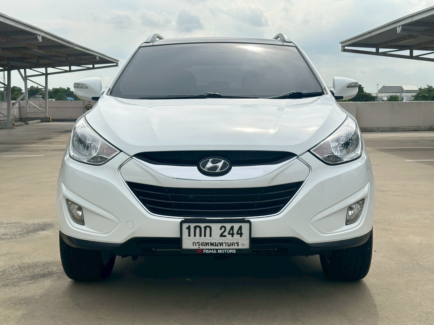 2010 Hyundai Tucson สีขาว (รูปที่ 4)
