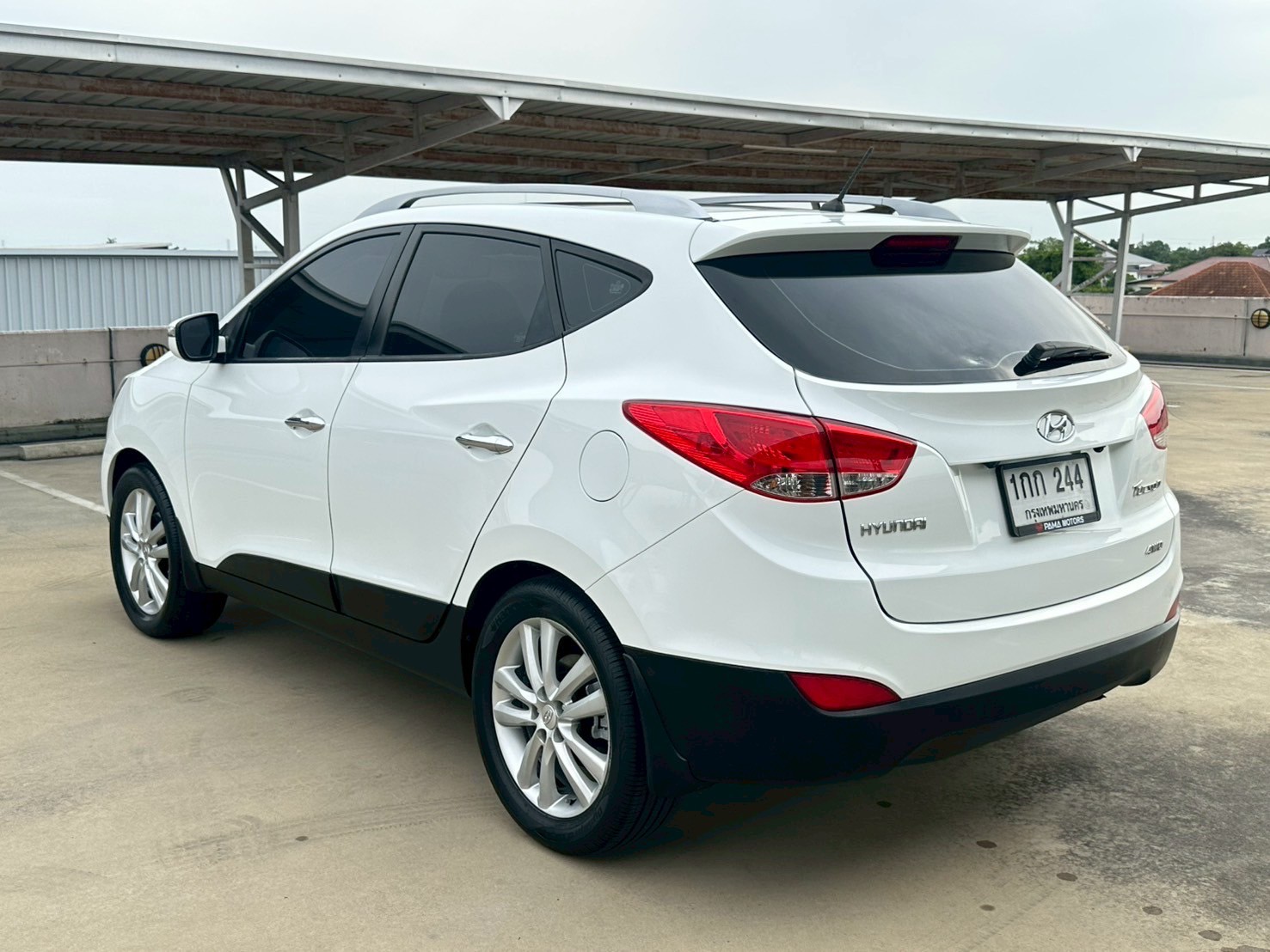 2010 Hyundai Tucson สีขาว (รูปที่ 8)
