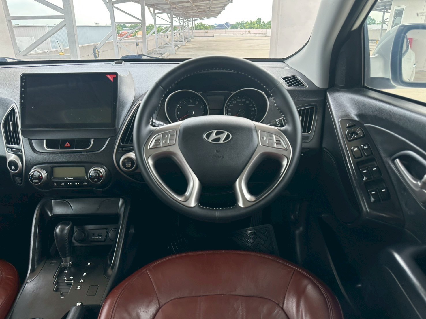 2010 Hyundai Tucson สีขาว (รูปที่ 13)
