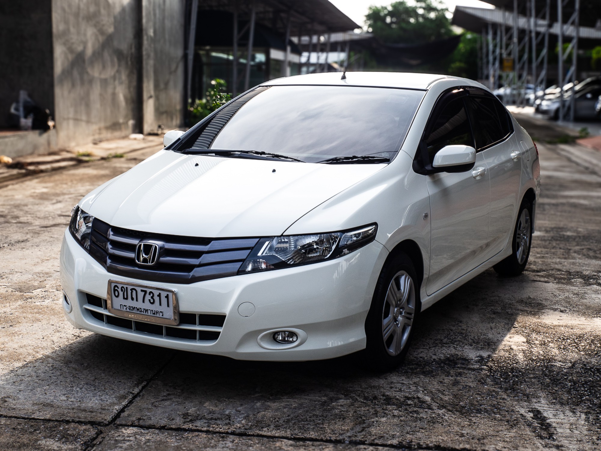 2010 Honda City สีขาว (รูปที่ 3)