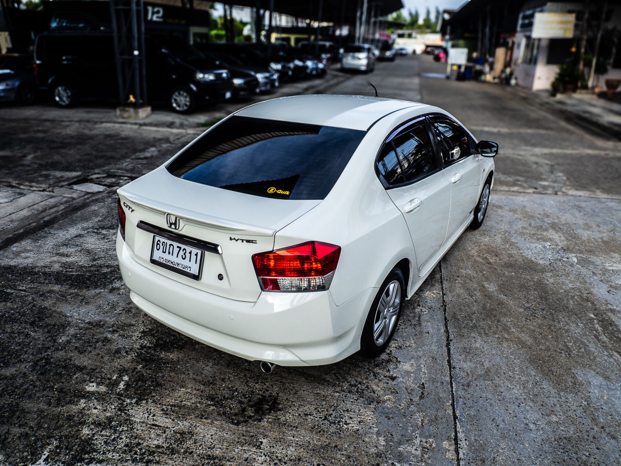 2010 Honda City สีขาว (รูปที่ 15)