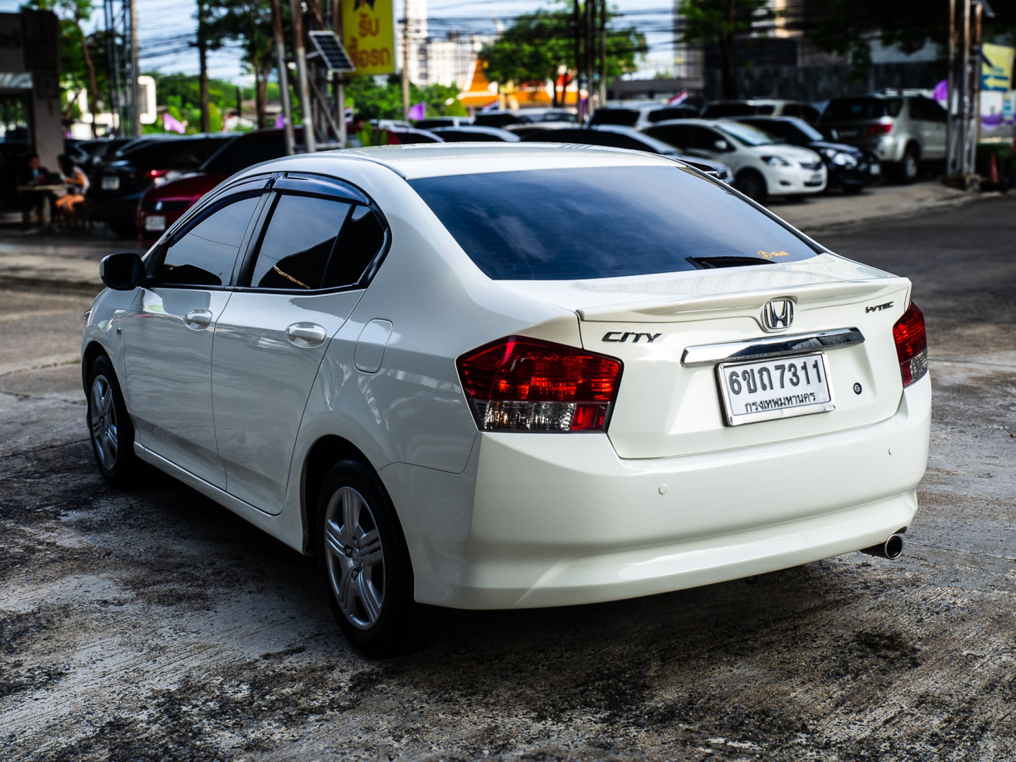 2010 Honda City สีขาว (รูปที่ 5)