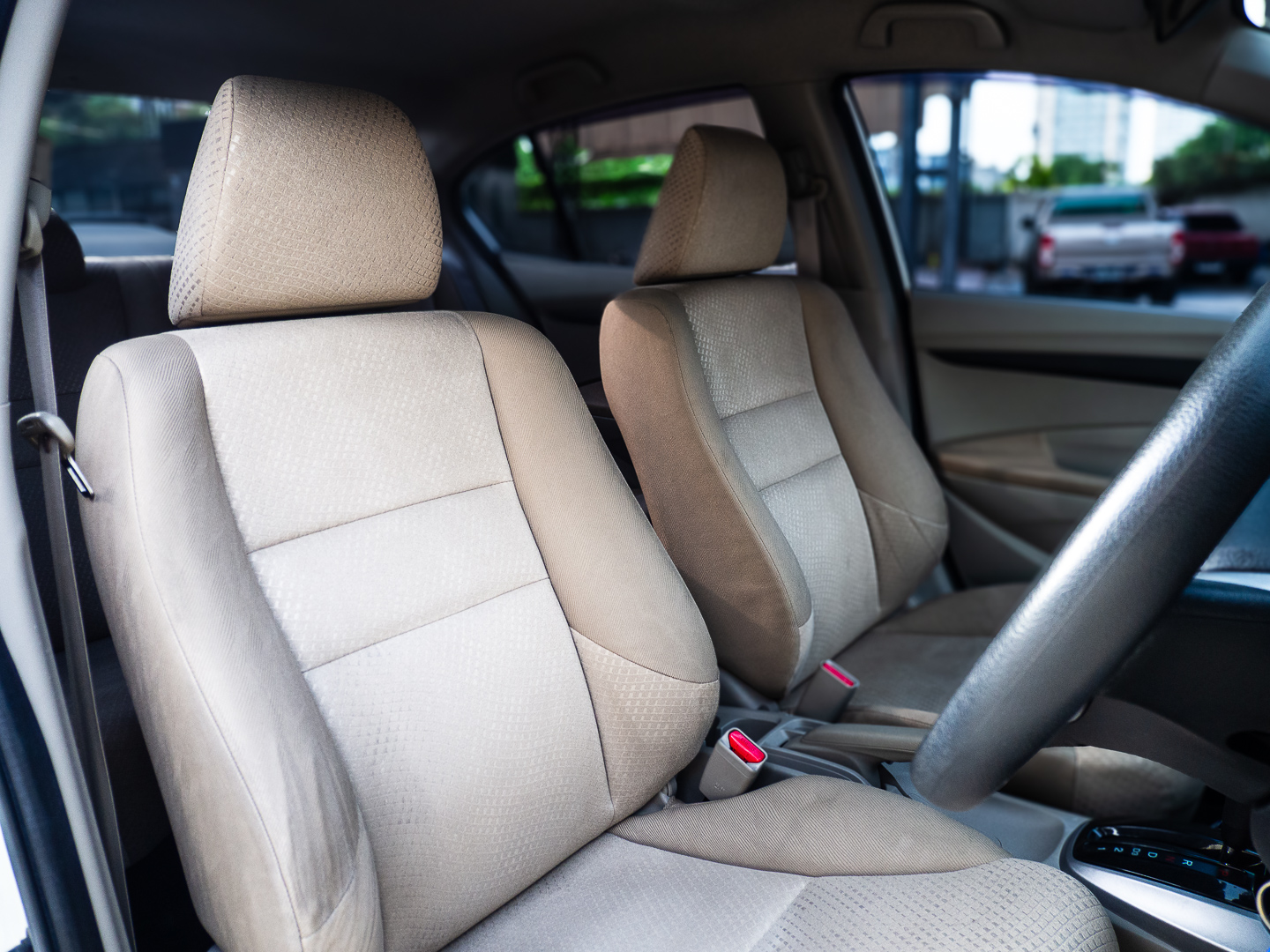 2010 Honda City สีขาว (รูปที่ 9)