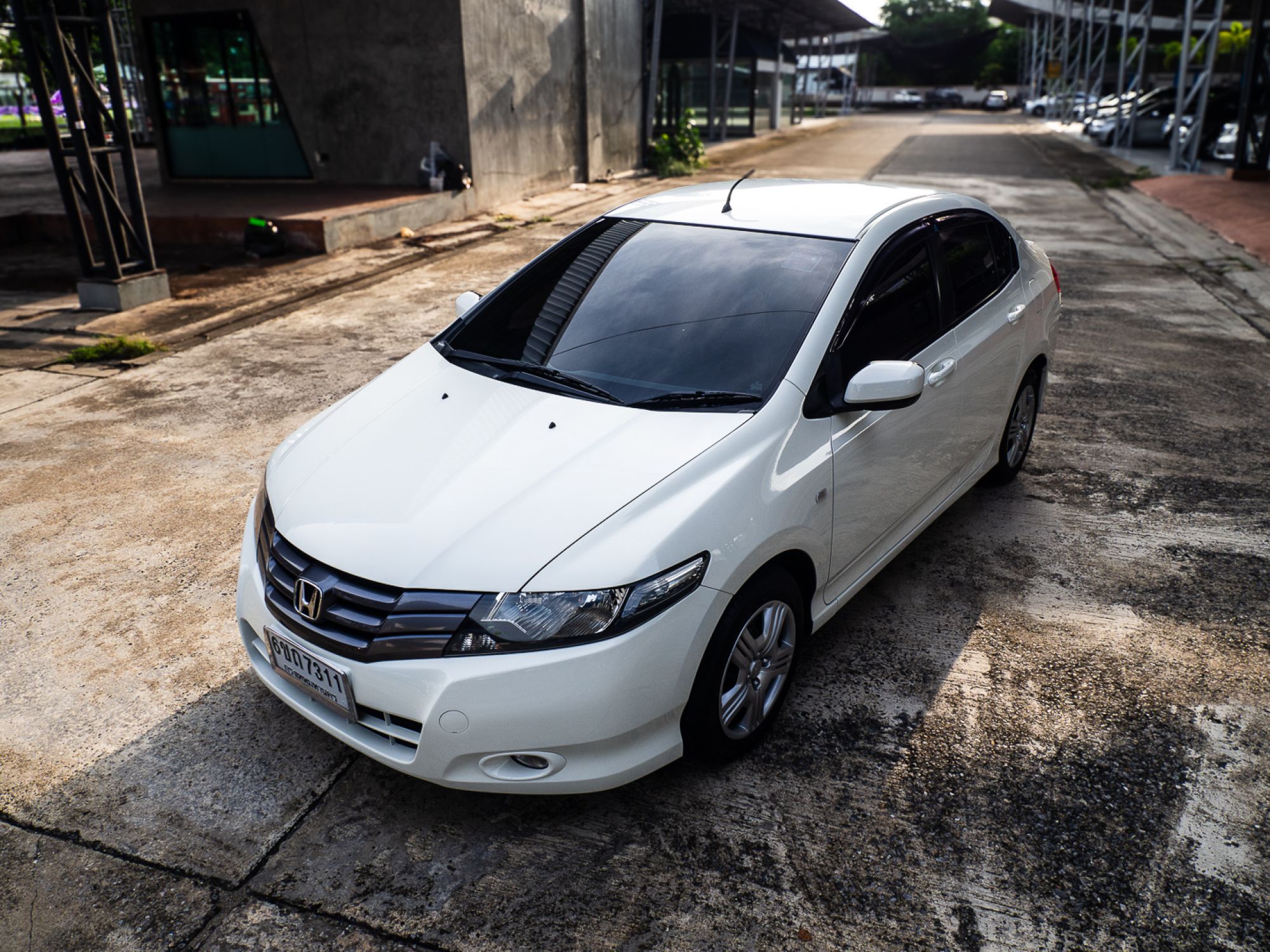 2010 Honda City สีขาว (รูปที่ 14)