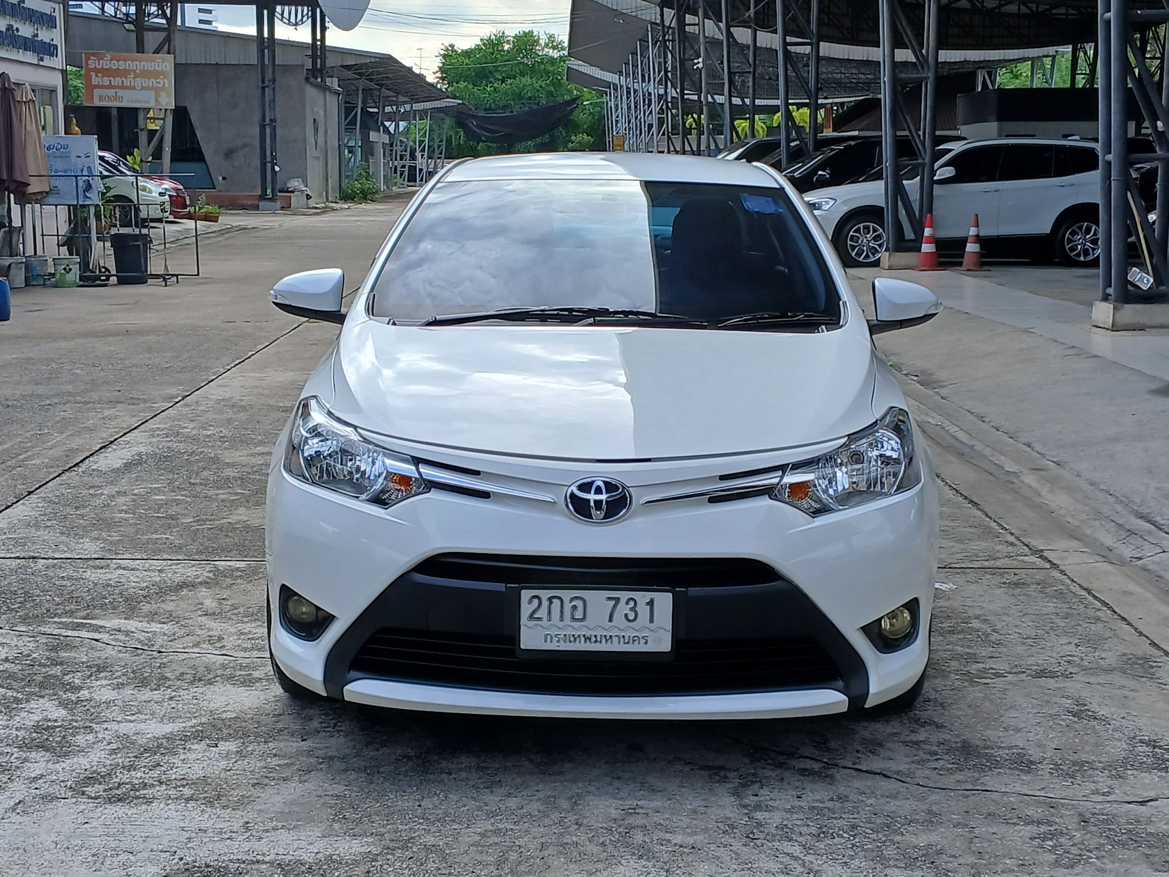 2014 Toyota Vios สีขาว (รูปที่ 2)