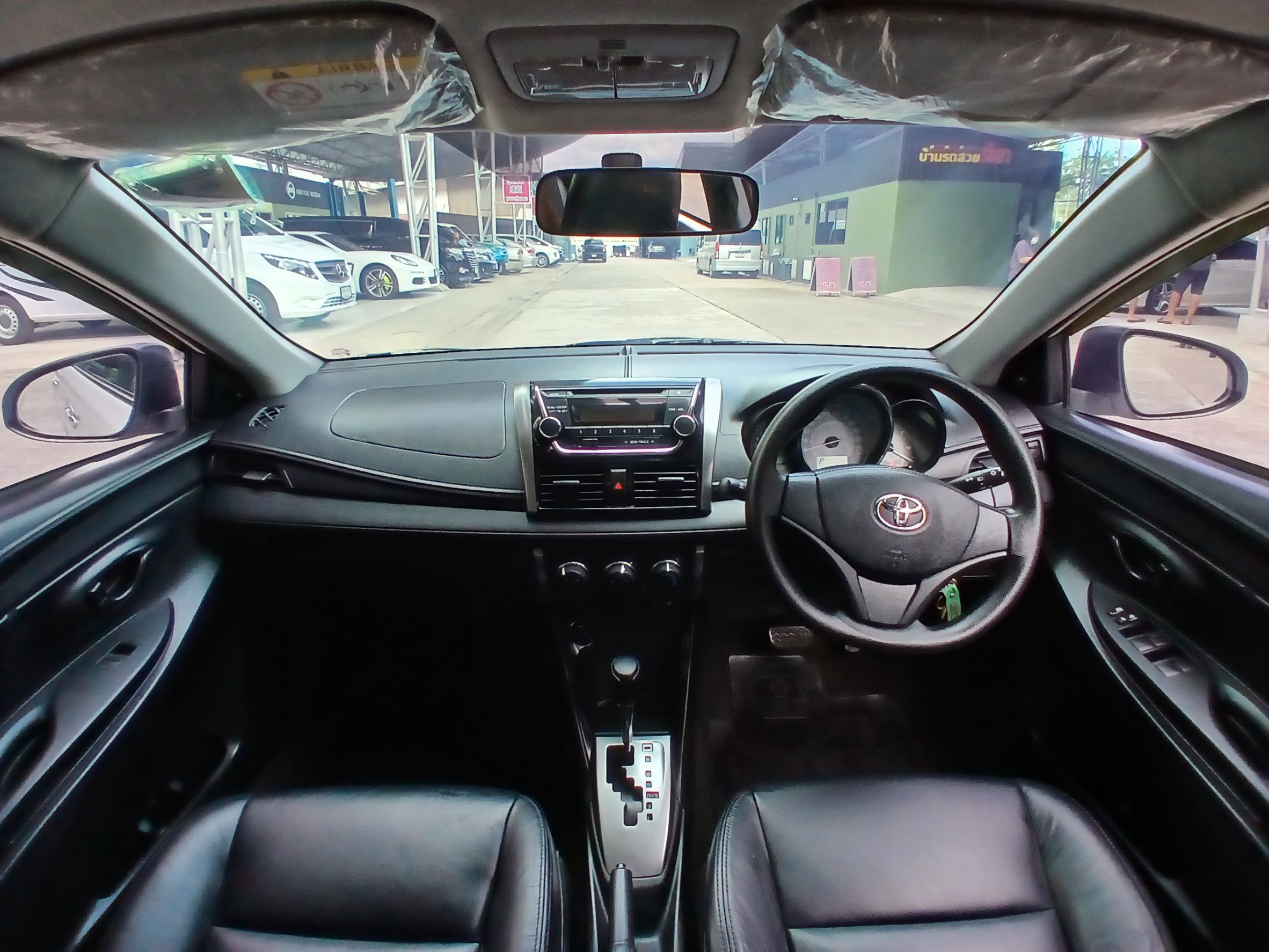 2014 Toyota Vios สีขาว (รูปที่ 9)