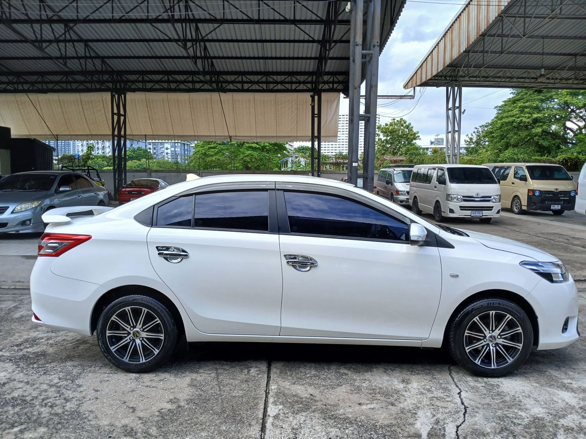 2014 Toyota Vios สีขาว (รูปที่ 4)