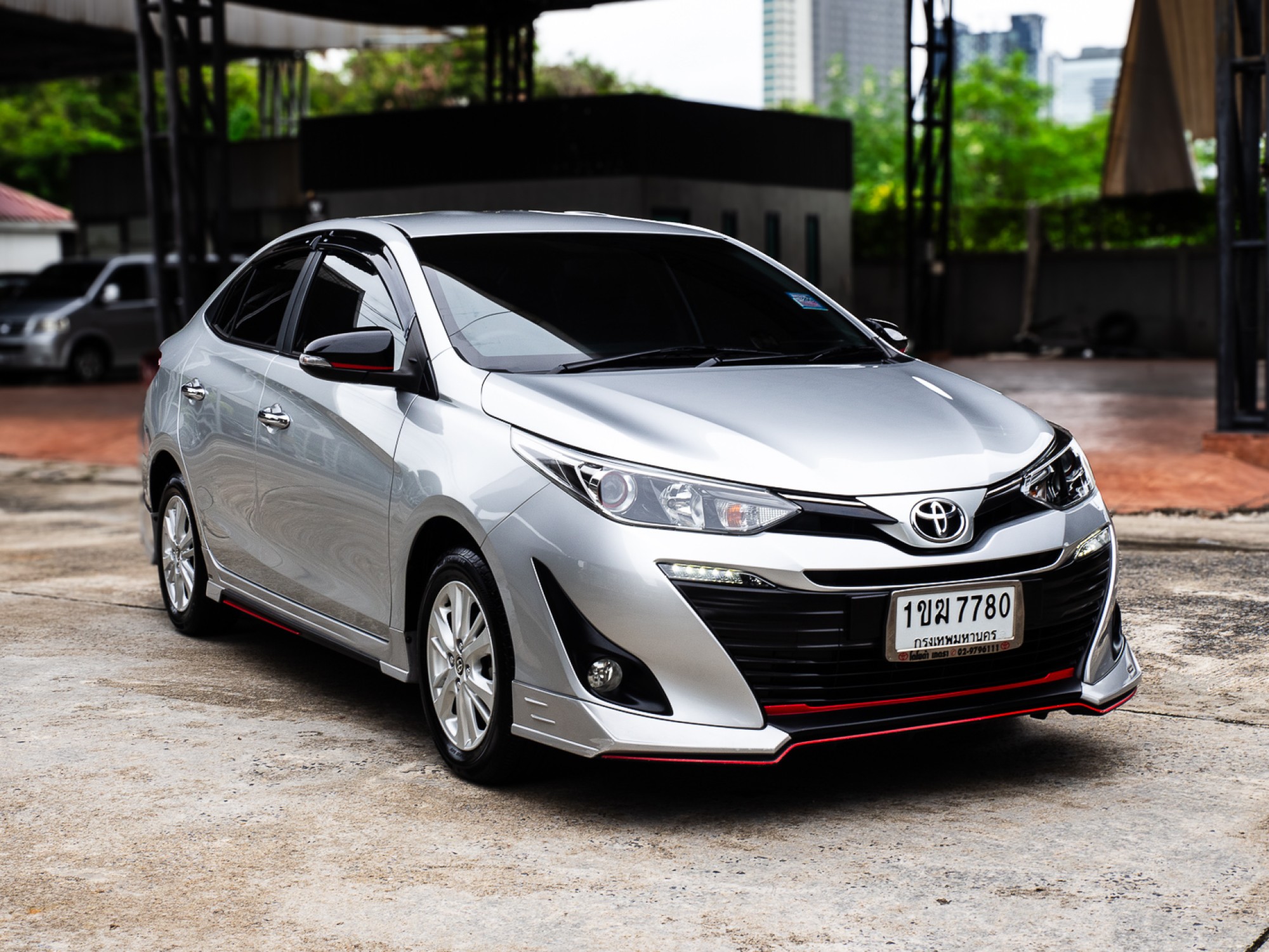 2019 Toyota Yaris Ativ สีเงิน