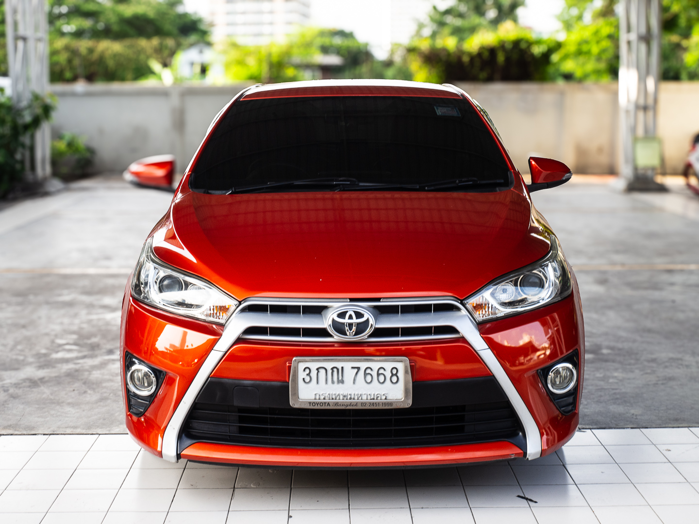 2014 Toyota Yaris สีส้ม