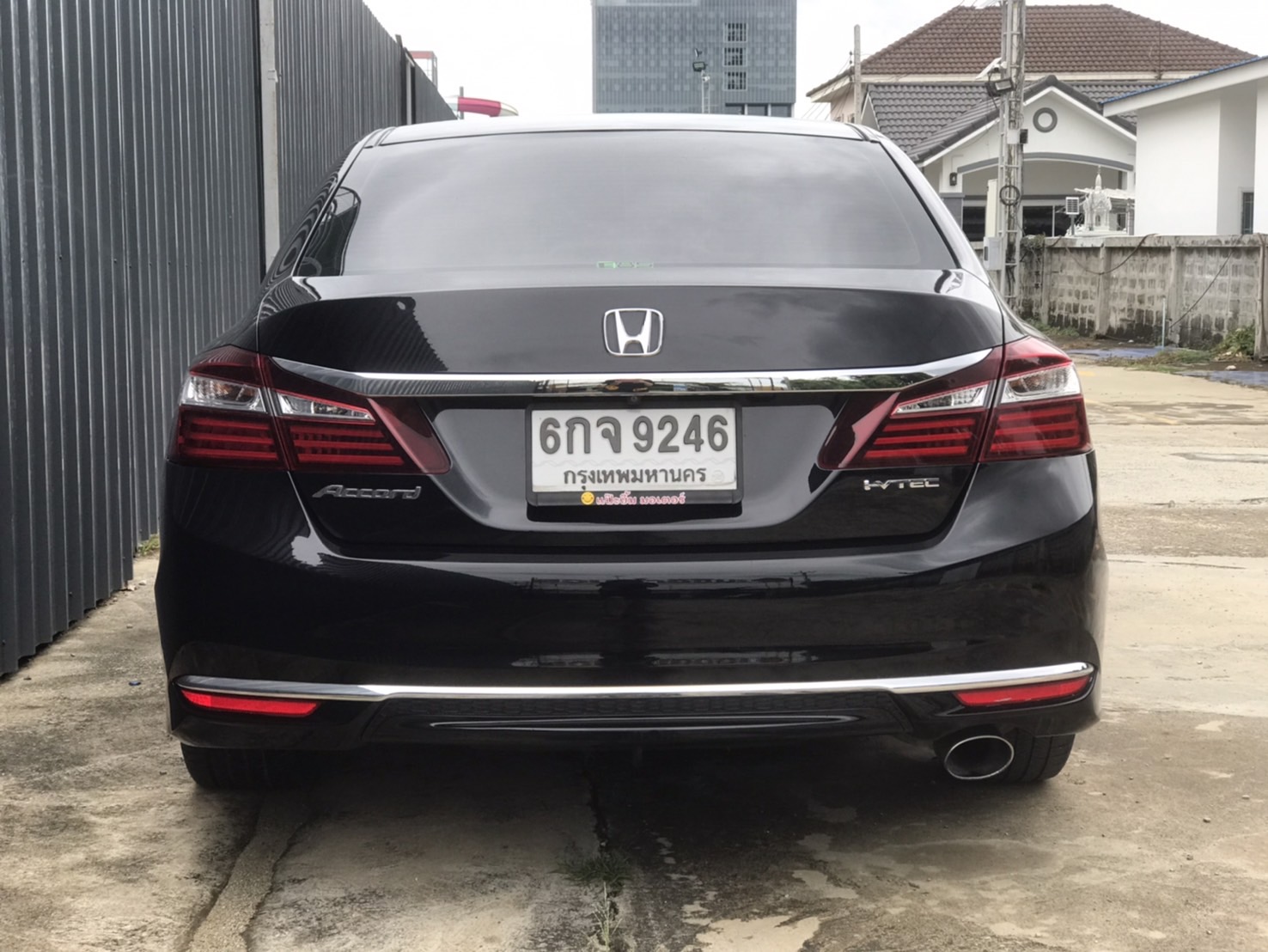 HONDA ACCORD 2.0EL MNC ปี2017แท้ ไมล์น้อย120,000 KM.สีดำสวยที่สุด น็อตไม่ขยับ (รูปที่ 3)