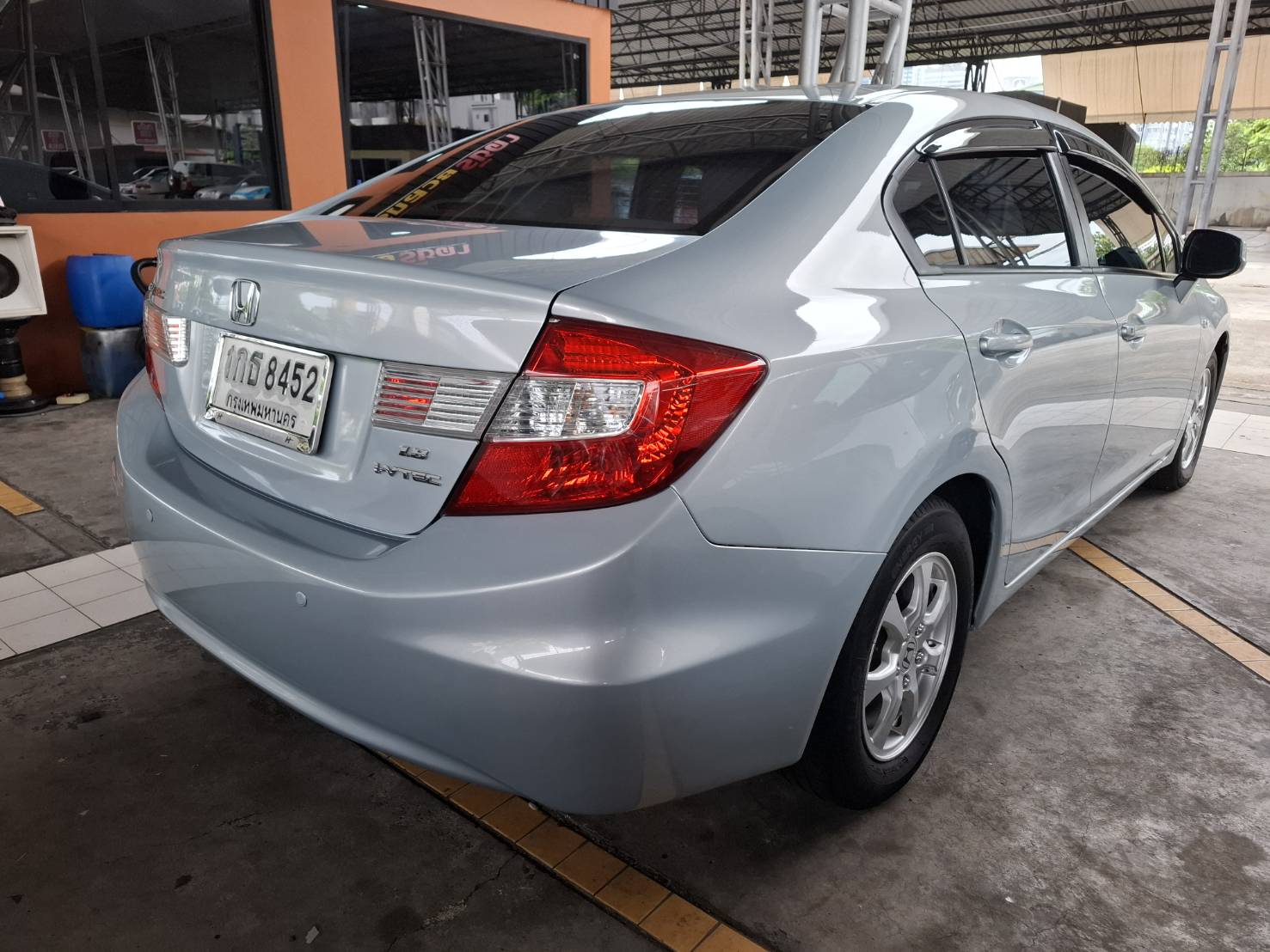2013 Honda Civic FB สีเทา (รูปที่ 4)