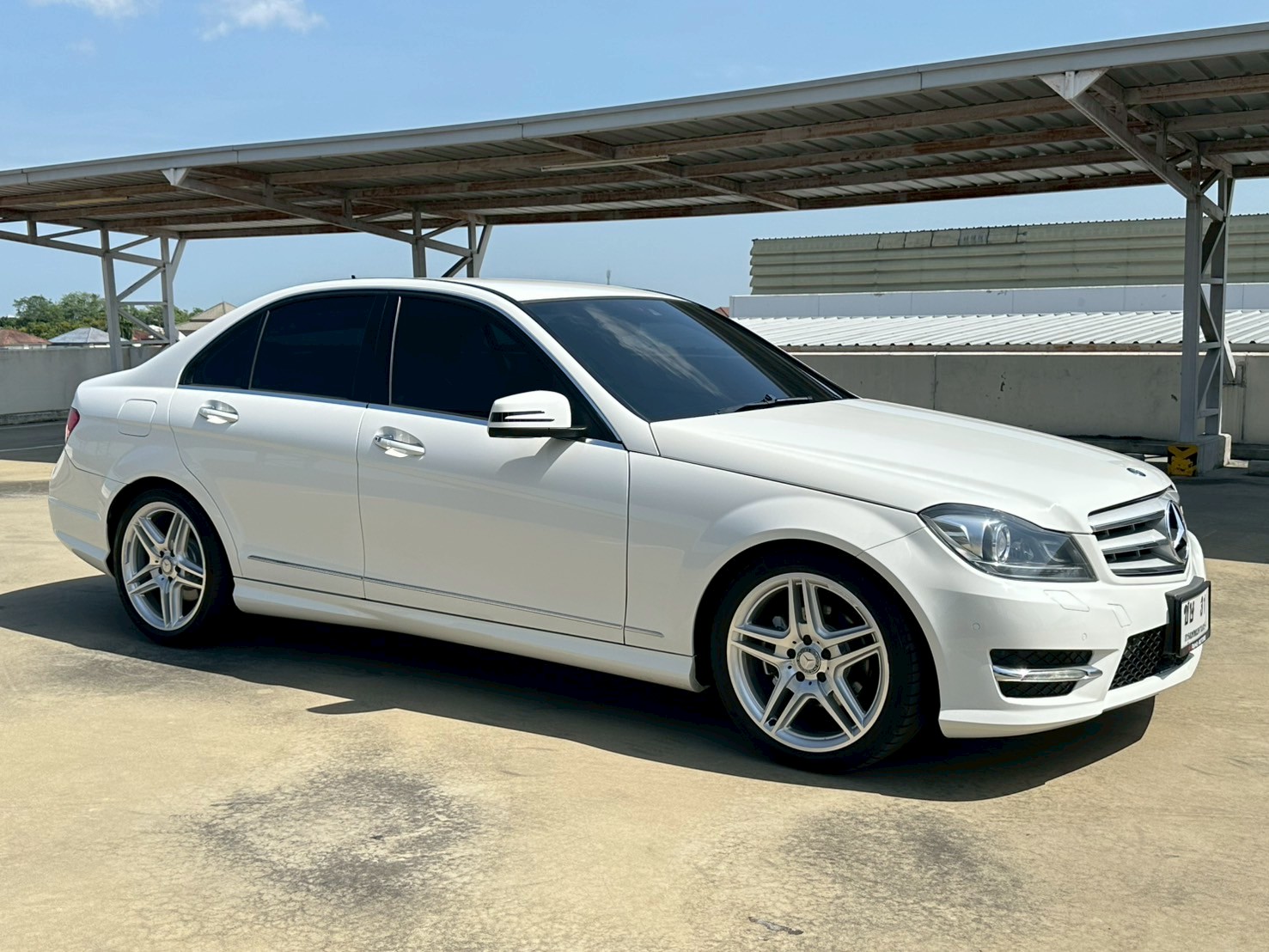 Mercedes-Benz C-Class W204 C250 สีขาว (รูปที่ 3)