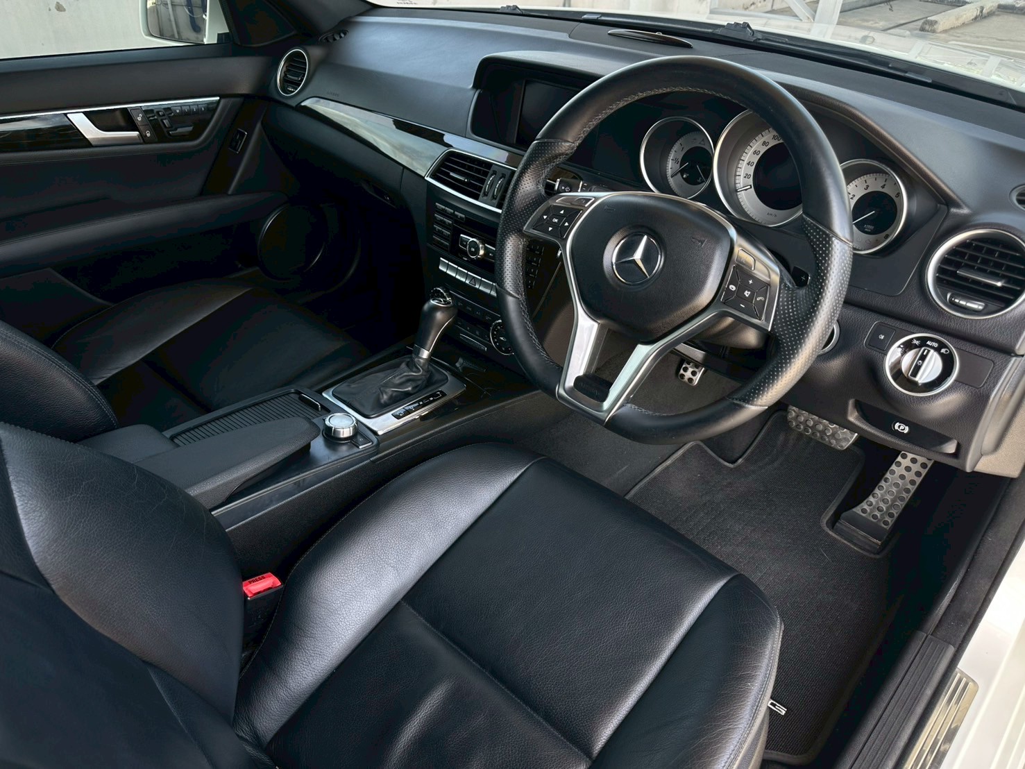 Mercedes-Benz C-Class W204 C250 สีขาว (รูปที่ 10)
