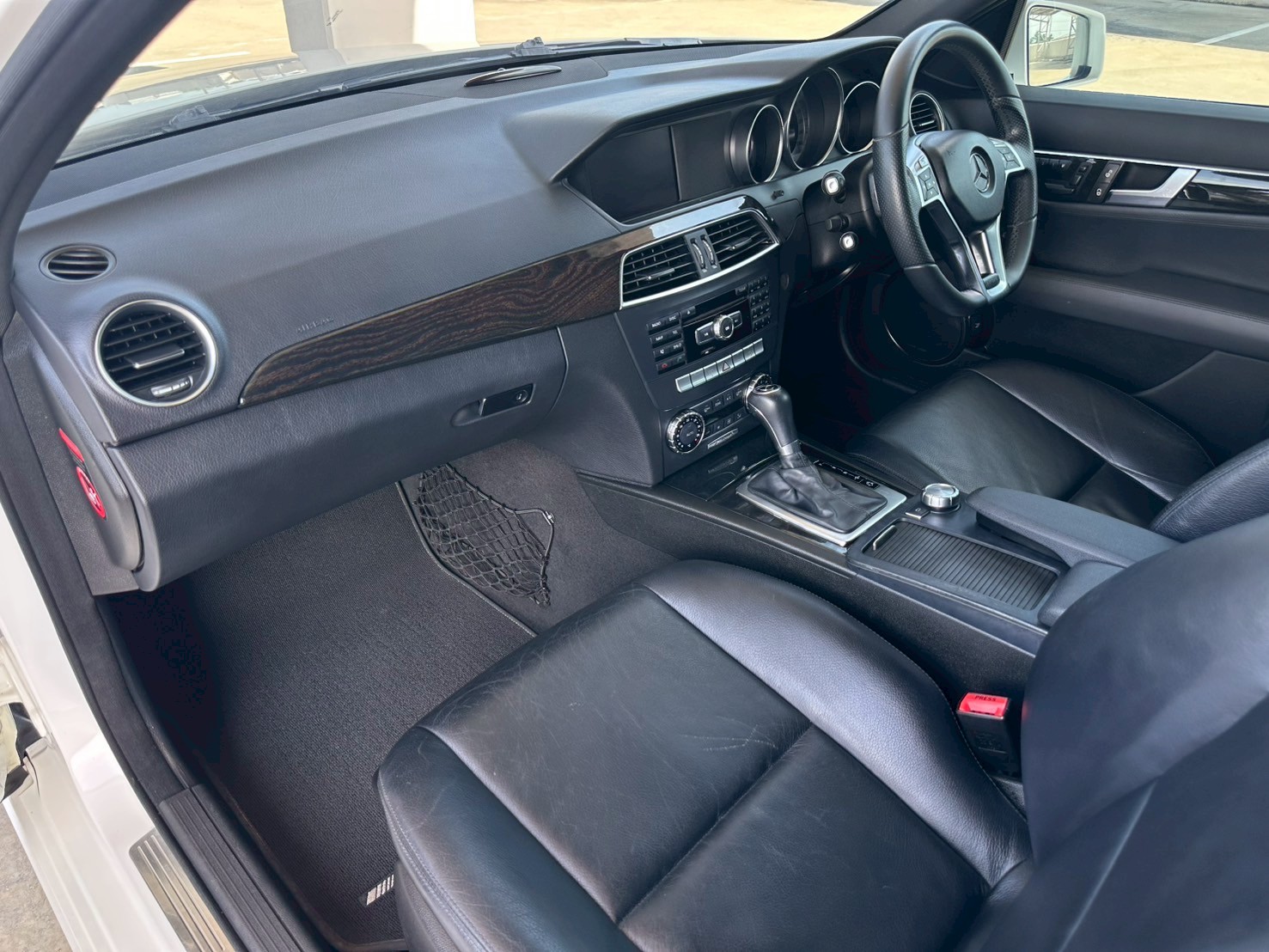 Mercedes-Benz C-Class W204 C250 สีขาว (รูปที่ 12)