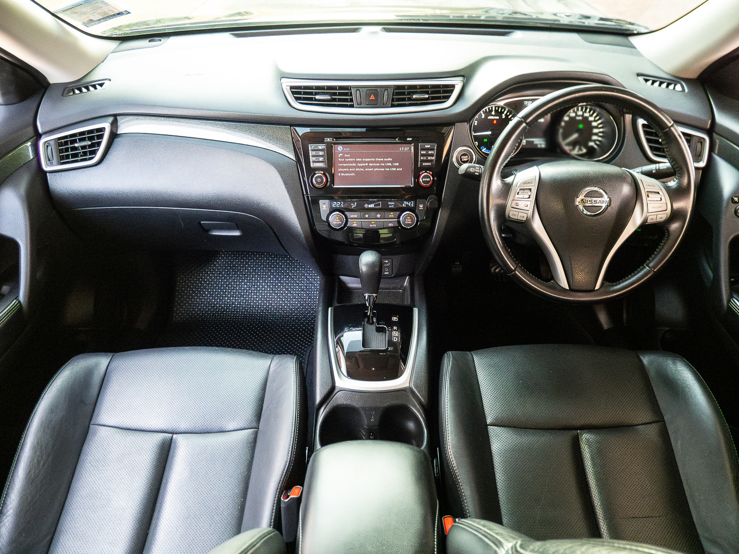 2016 Nissan X-trail สีดำ (รูปที่ 10)