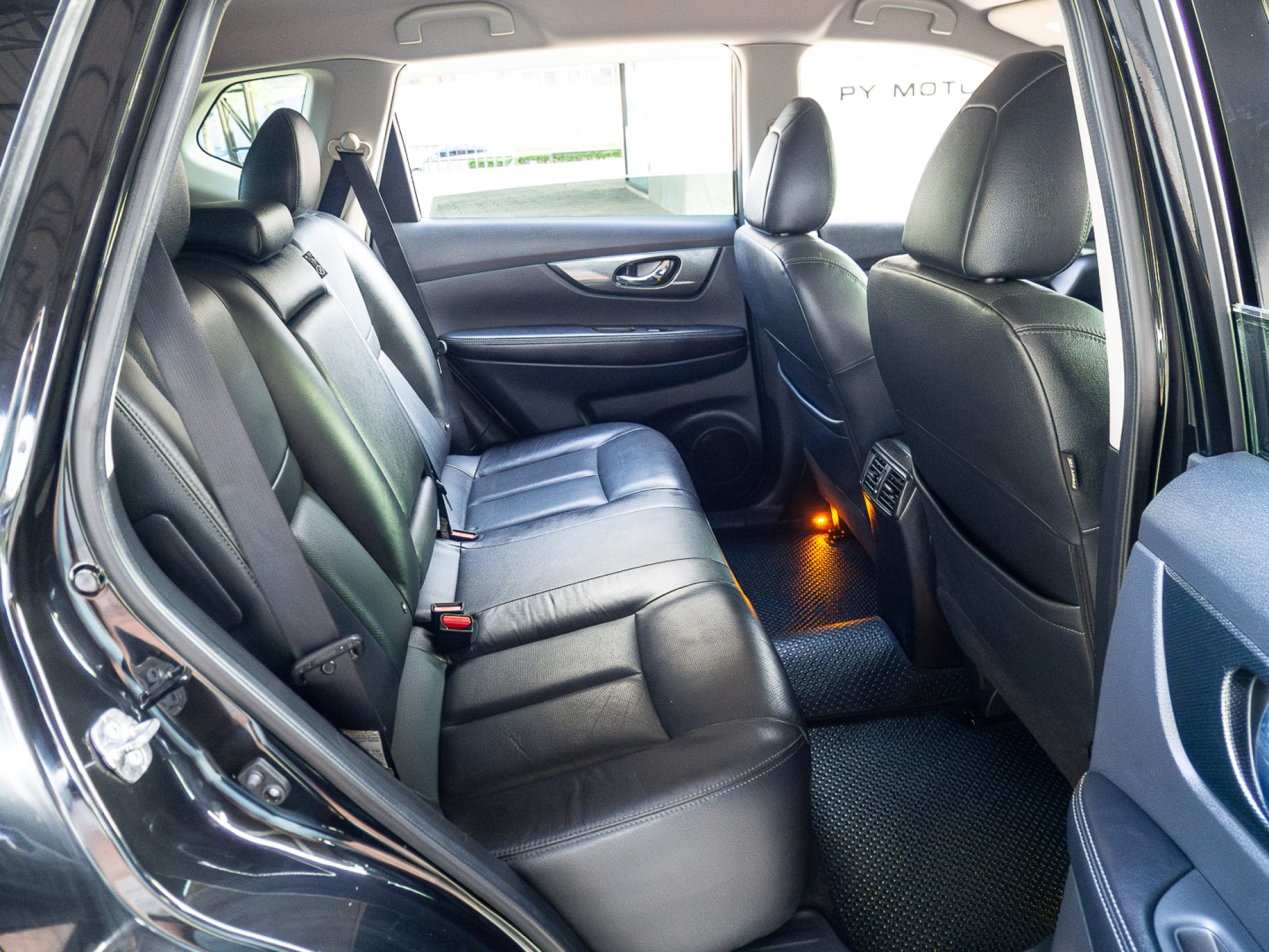 2016 Nissan X-trail สีดำ (รูปที่ 16)