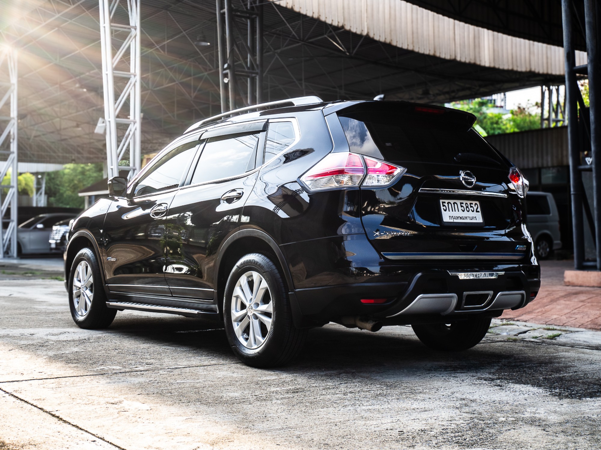 2016 Nissan X-trail สีดำ (รูปที่ 7)