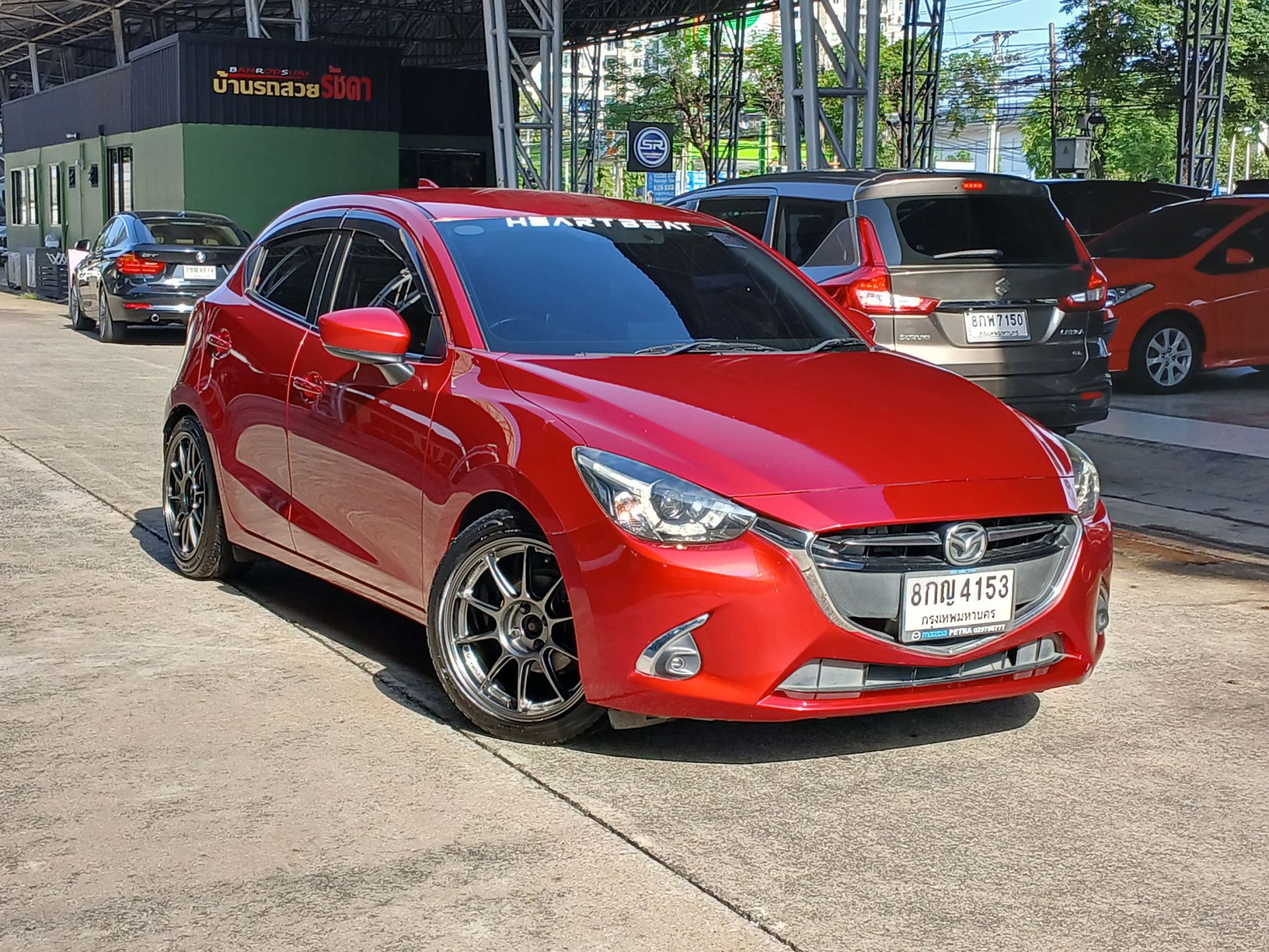 2019 Mazda 2 Hatchback (5 ประตู) สีแดง