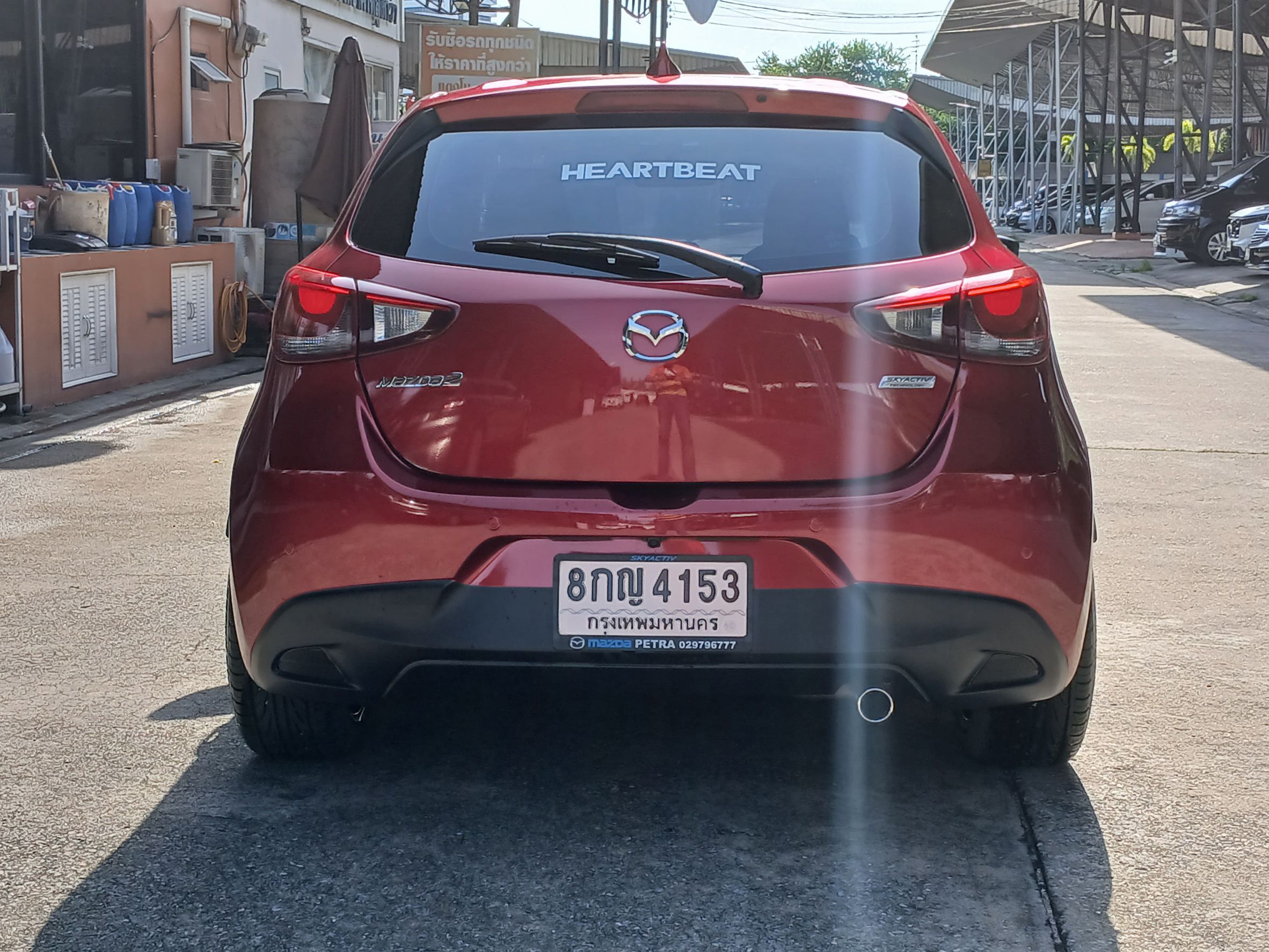 2019 Mazda 2 Hatchback (5 ประตู) สีแดง (รูปที่ 7)