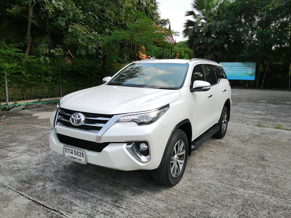 Toyota Fortuner GEN 2 ปี 2016 สีขาว