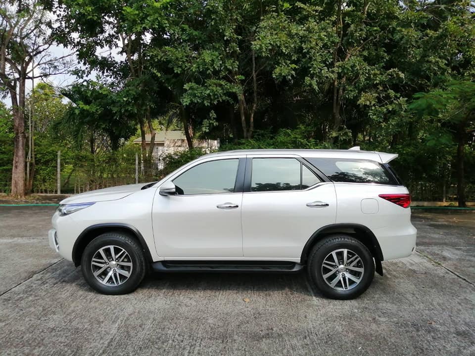 Toyota Fortuner GEN 2 ปี 2016 สีขาว (รูปที่ 4)