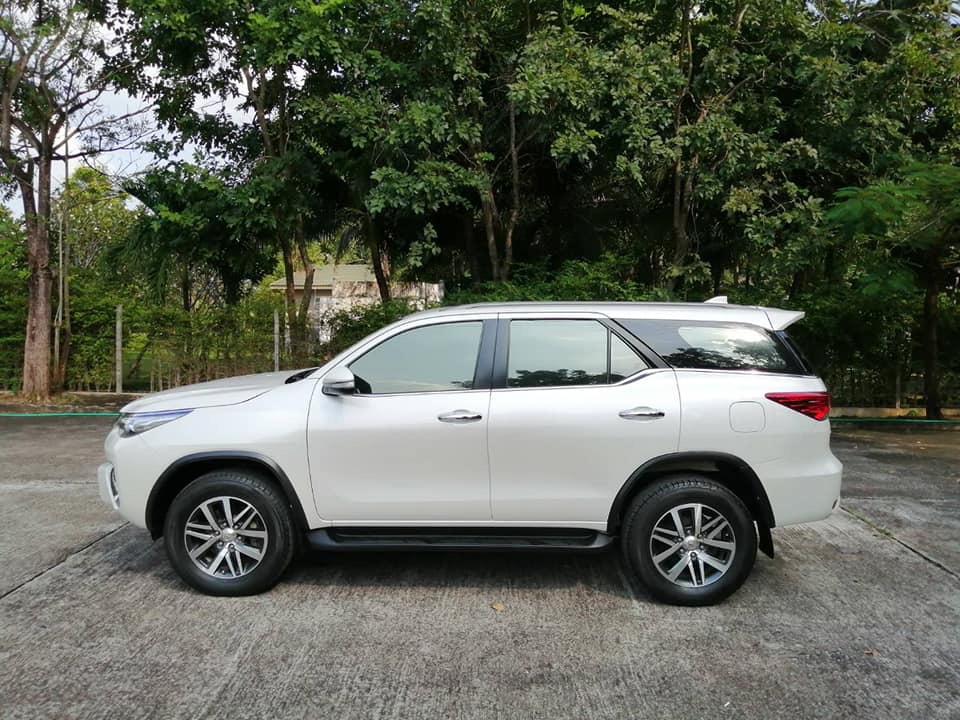 Toyota Fortuner GEN 2 ปี 2016 สีขาว