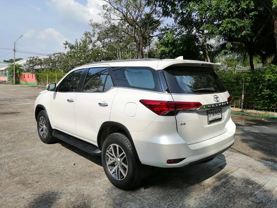 Toyota Fortuner GEN 2 ปี 2016 สีขาว