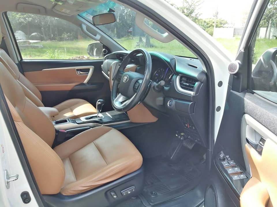 Toyota Fortuner GEN 2 ปี 2016 สีขาว (รูปที่ 10)