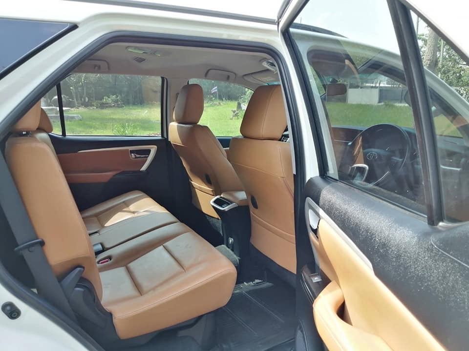 Toyota Fortuner GEN 2 ปี 2016 สีขาว (รูปที่ 11)